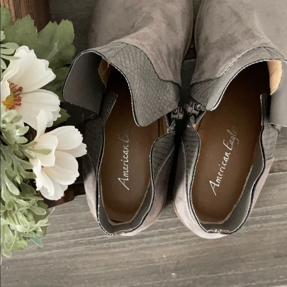 American Eagle Gray Suede Ankle Boots (6.5) - Picture 5 of 9